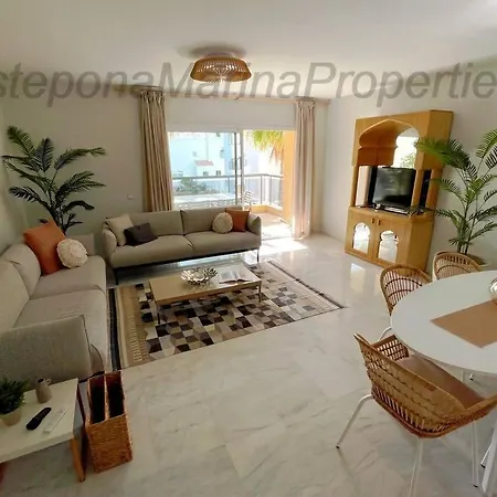 Emp 19, South East Facing Luxurious Apartman *