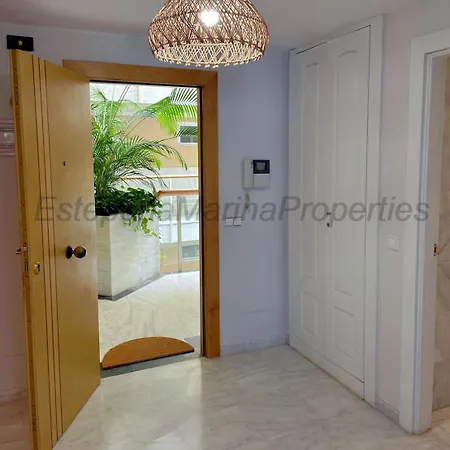 Апартаменты Emp 19, South East Facing Luxurious *